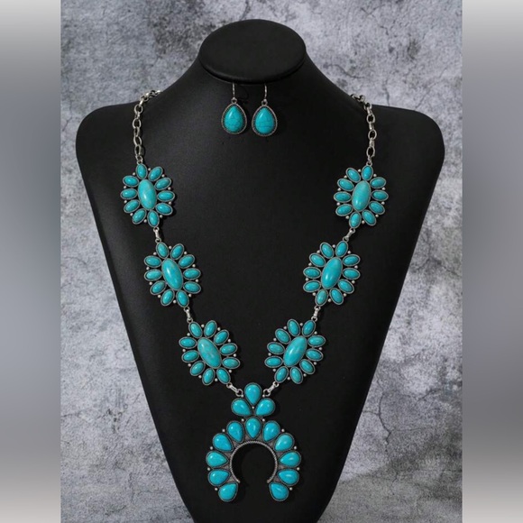 New Faux Turquoise Floral Squash Blossom Western Boho Necklace and Earring Set - Picture 10 of 10